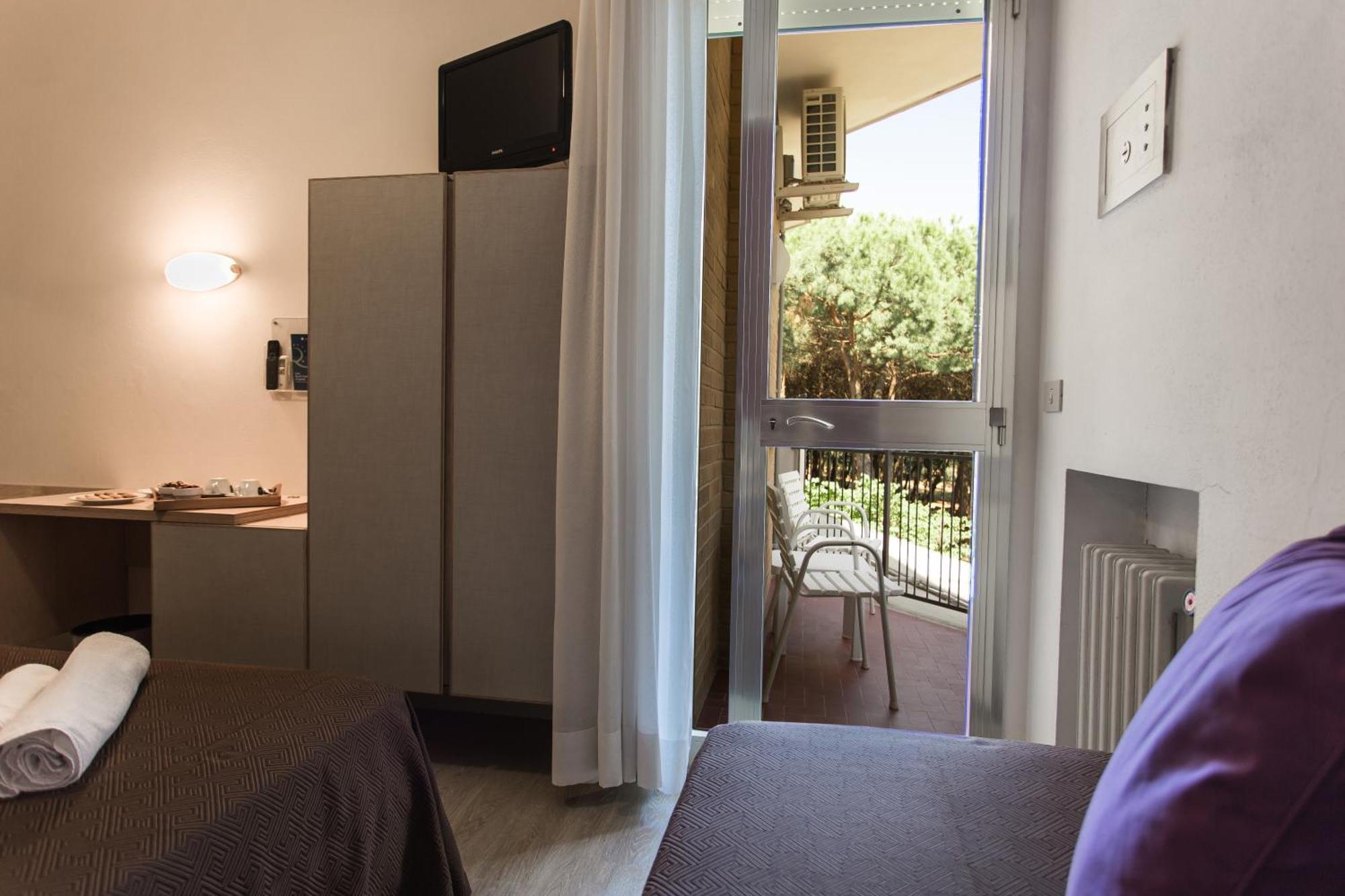 Hotel Antares Cervia Quarto foto