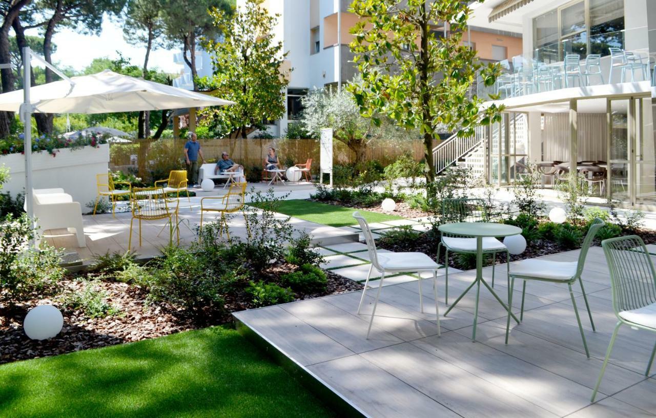 Hotel Antares Cervia Exterior foto